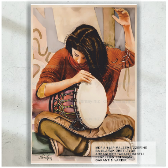 darbuka vurmalı müzik çalan kadın retro ahşap poster
