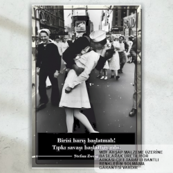 öpüşen asker ikonik fotoğraf stefan zweig barış sözü ev dekorasyon tablo retro ahşap poster öpüşen asker ikonik fotoğraf stefan zweig barış sözü ev dekorasyon tablo retro ahşap poster